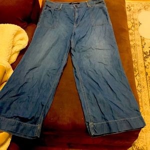Express wide leg capris